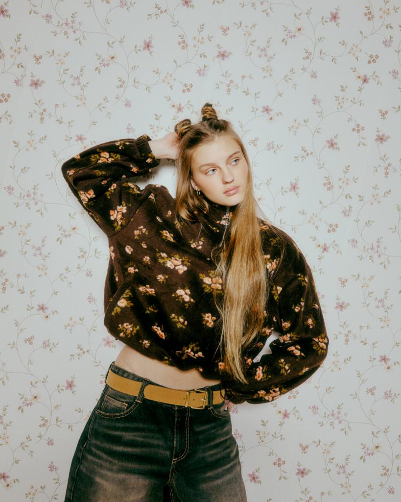 ecru 1080x1350 (1).jpg